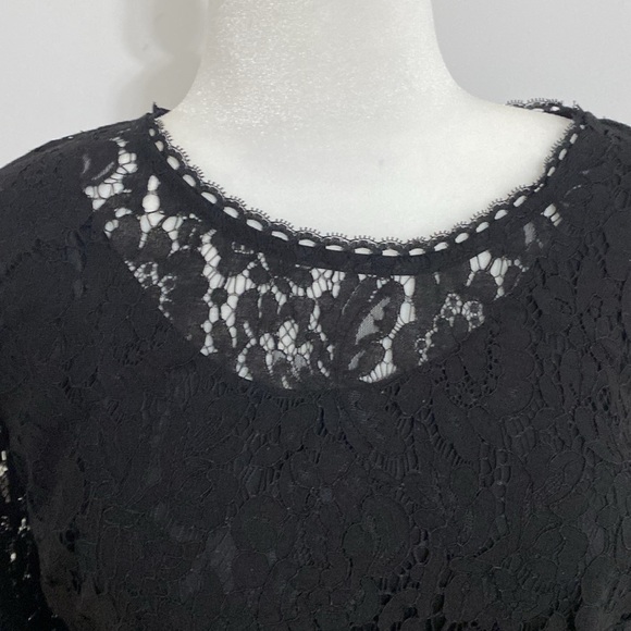 Isaac Mizrahi Black Lace Bell Sleeve Top -Perfect for Any Occasion - Picture 5 of 10